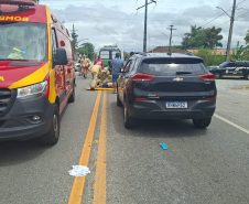  Arcanjo 01 realiza atendimento aeromédico a vítima de atropelamento na PR-412