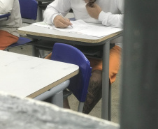 20 mil pessoas privadas de liberdade concluíram educação básica no Paraná em 2025