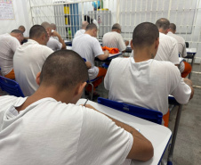 20 mil pessoas privadas de liberdade concluíram educação básica no Paraná em 2025