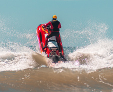 Do 193 ao helicóptero: a logística dos bombeiros que salva vidas no litoral do Paraná