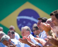 Ratinho Junior entrega 243 drones para monitoramento aéreo das forças de segurança do Paraná