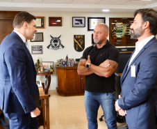 SESP e Secretaria de Educação de Curitiba reafirmam compromisso do Proerd na prevenção do uso de drogas entre crianças e adolescentes