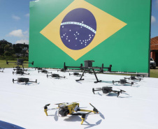 Ratinho Junior entrega 243 drones para monitoramento aéreo das forças de segurança do Paraná