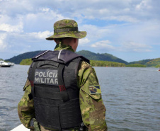 PMPR intensifica patrulhamento náutico para garantir proteção à fauna marinha no verão