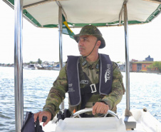 PMPR intensifica patrulhamento náutico para garantir proteção à fauna marinha no verão