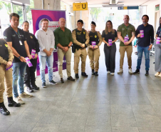 Sesp faz ação na rodoviária de Curitiba para combater a violência contra a mulher