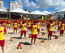 Bombeiros formam 93 novos guarda-vidas militares e civis para reforçar segurança aquática