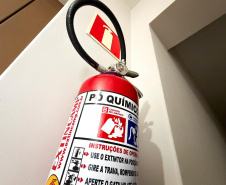 Bombeiros orientam moradores de apartamentos sobre cuidados e atitudes que podem salvar vidas