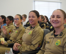 PMPR promove encontro “Chá de Rosas” e debate identidade feminina entre policiais militares