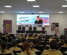 PMPR promove encontro “Chá de Rosas” e debate identidade feminina entre policiais militares