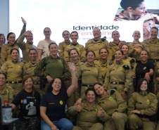 PMPR promove encontro “Chá de Rosas” e debate identidade feminina entre policiais militares