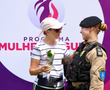 Forças de segurança realizam conscientização de combate à violência contra a mulher