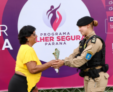 Forças de segurança realizam conscientização de combate à violência contra a mulher