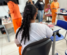 Estado leva capacitação em beleza e empreendedorismo a apenadas em Piraquara