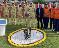 Bombeiros inauguram memorial em Almirante Tamandaré em homenagem aos militares tombados em serviço