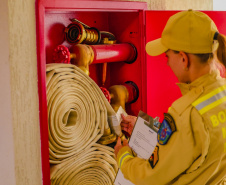 Bombeiros orientam a população sobre emergências em casas noturnas, cinemas e teatros