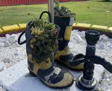 Bombeiros inauguram memorial em Almirante Tamandaré em homenagem aos militares tombados em serviço
