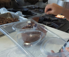 Ação solidária: Polícia Penal leva alegria à Páscoa de crianças em CMEI de Foz do Iguaçu