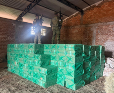 PMPR e PF prendem sete homens e apreendem 20 mil pacotes de cigarros contrabandeados no Noroeste 