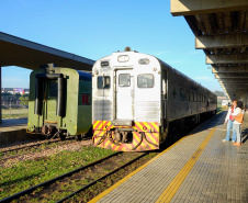 Bombeiros realizam simulado de descarrilamento de trem com múltiplas vítimas na Serra do Mar
