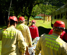 Bombeiros realizam simulado de descarrilamento de trem com múltiplas vítimas na Serra do Mar
