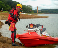 Inéditas no Brasil: Bombeiros passam a ter motoaquáticas de resgate em cenários extremos