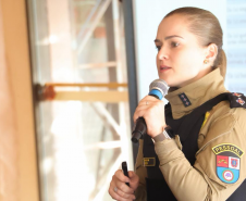 Palestra em Mandaguari fortalece integração entre comunidade e forças de segurança no combate à violência contra a mulher