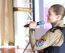 Palestra em Mandaguari fortalece integração entre comunidade e forças de segurança no combate à violência contra a mulher