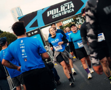 Terceira Corrida da Polícia Científica reúne 3,2 mil participantes em Curitiba