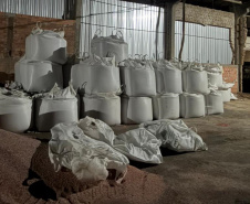 PCPR prende 7 e apreende maquinário para adulteração de fertilizantes em Ponta Grossa
