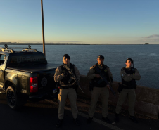 Em Guaíra, cadetes da PMPR vivenciam a rotina operacional do policiamento de fronteira