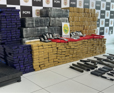 PMPR apreende mais de 660 quilos de maconha e peças de fuzis na Região Metropolitana de Curitiba