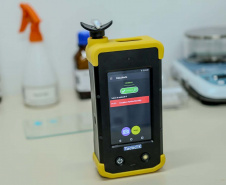 De testes de rotina às novas drogas: como a Polícia Científica identifica as substâncias apreendidas
