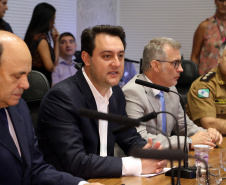 Governador Carlos Massa Ratinho Jr acompanha o balanço da operação verão junto com o secretário de segurança general Luiz Felipe Carbonell.Foto de Gilson Abreu/ANPr14.03.2019