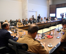 Governador Carlos Massa Ratinho Jr acompanha o balanço da operação verão junto com o secretário de segurança general Luiz Felipe Carbonell.Foto de Gilson Abreu/ANPr14.03.2019