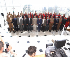 O governador Carlos Massa Ratinho Junior homenageou, nesta segunda-feira (1/4) bombeiros do Estado e profissionais de outras áreas enviados pelo Paraná para apoio aos trabalhos em Brumadinho (MG), após o rompimento da barragem da Mina do Feijão. Curitiba, 01-04-19.Foto: Arnaldo Alves / ANPr.