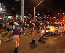 A Polícia Militar do Paraná deflagra a megaoperação Primo que cumpriu 16 mandados de Prisão e de Busca e Apreensão e resultou em 19 encaminhamentos, sendo 15 adultos e quatro adolescentes apreendidos, bem como uma quantidade de drogas recolhida.  -  Curitiba, 26/04/2019  -  Foto: PMPR