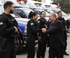 O governador Carlos Massa Ratinho Junior entregou nesta quarta-feira armas, rádios comunicadores e veículos de escolta ao Departamento Penitenciário do Paraná (Depen). O objetivo é equipar e modernizar o sistema prisional do Estado. Curitiba, 08/05/2019. Foto: José Fernando Ogura/ANPr
