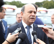 O governador Carlos Massa Ratinho Junior entregou nesta quarta-feira armas, rádios comunicadores e veículos de escolta ao Departamento Penitenciário do Paraná (Depen). O objetivo é equipar e modernizar o sistema prisional do Estado. Curitiba, 08/05/2019. Foto: José Fernando Ogura/ANPr