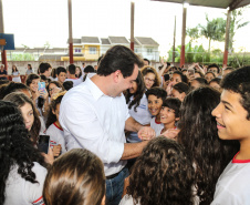 O governador Carlos Massa Ratinho Junior lança o programa Escola Segura. Foz do Iguaçu, 09/05/2019 - Foto: Geraldo Bubniak/ANPr