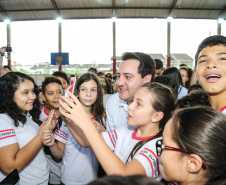 O governador Carlos Massa Ratinho Junior lança o programa Escola Segura. Foz do Iguaçu, 09/05/2019 - Foto: Geraldo Bubniak/ANPr