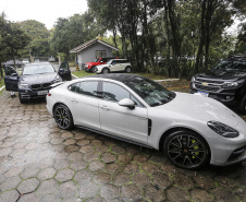 Coletiva na Delegacia de Combate a Corrupção, sobre a Operação Peça Chave. carros apreendidos na operação Peça Chave.Curitiba, 28-05-19Foto: Arnaldo Alves / ANPr.