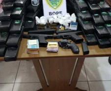 Uma grande operação de inteligência desencadeada pela Polícia Militar, denominada Corpus Christi, prendeu, na manhã desta quarta-feira (19/06), 19 pessoas pertencentes a uma organização criminosa de tráfico de drogas que atuava no Litoral e na Capital  -  Curitiba, 19/06/2019  -  Foto: Divulgação PMPR