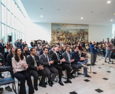 O governador Carlos Massa Ratinho Júnior dá posse nesta segunda-feira (22) a mais de 90 peritos oficiais, no Palácio Iguaçu. Os profissionais integrarão o efetivo da Polícia Científica do Paraná e, após formação, serão distribuídos no Estado, conforme a necessidade. Curitiba, 22/07/2019 -Foto: Geraldo Bubniak/ANPr