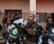 A Polícia Militar do Paraná (PM-PR) iniciou uma mega-operação (Operação 100) em Curitiba  e Região Metropolitana nesta sexta-feira (2). São 165 viaturas, 550 policiais militares de todos os batalhões espalhados pelos municípios com auxílio de motocicletas, cães, cavalos e helicóptero.  Curitiba, 02/08/2019 -  Foto: Geraldo Bubniak/ANPr