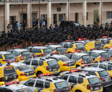 A Polícia Militar do Paraná (PM-PR) iniciou uma mega-operação (Operação 100) em Curitiba  e Região Metropolitana nesta sexta-feira (2). São 165 viaturas, 550 policiais militares de todos os batalhões espalhados pelos municípios com auxílio de motocicletas, cães, cavalos e helicóptero.  Curitiba, 02/08/2019 -  Foto: Geraldo Bubniak/ANPr