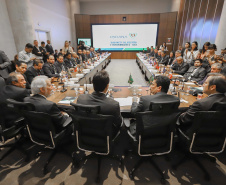 O governador Carlos Massa Ratinho Junior e o ministro da Justiça Sergio Moro, participaram da Encontro do Conselho Nacional de Secretários de Estado da Justiça, Cidadania, Direitos Humanos e Administração Penitenciária, que realiza-se no Palácio Iguaçu. Participaram: os secretários: de Segurança Pública, cel. Romulo Marinho Soares; entre outros.Curitiba, 04-10-19.Foto: Arnaldo Alves / AEN.