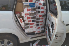 Mais de 20 caixas de cigarros contrabandeados do Paraguai são apreendidos pelo BPRv em Doutor Camargo (PR)