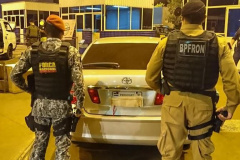 Durante nova fase da Operação Hórus, carro furtado é recuperado pela PM na fronteira em Foz do Iguaçu (PR)