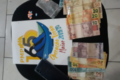 PM encaminha dois rapazes e apreende droga e dinheiro em Pontal do Paraná (PR)